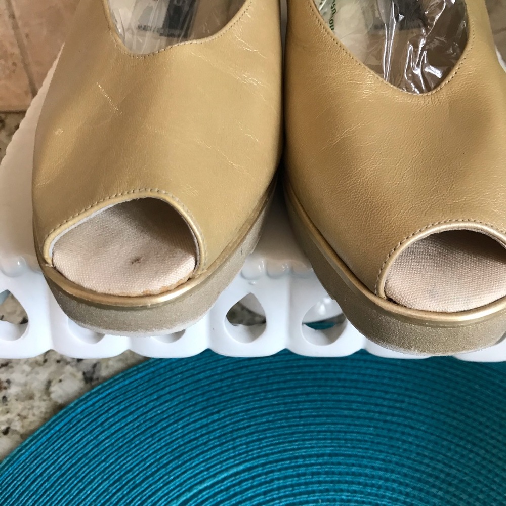 Andre’ Assous Featherweights Peep Toe - image 4